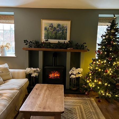 Quaint Self Contained Cottage Near Edinburgh. Loanhead ภายนอก รูปภาพ